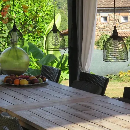 Lavaux Bed & Breakfast Pouzol